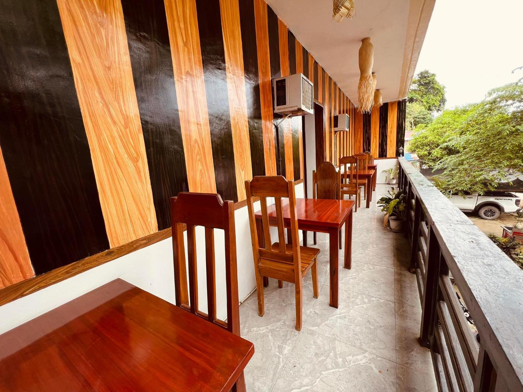 Brenmariel Tourist Inn El Nido Esterno foto
