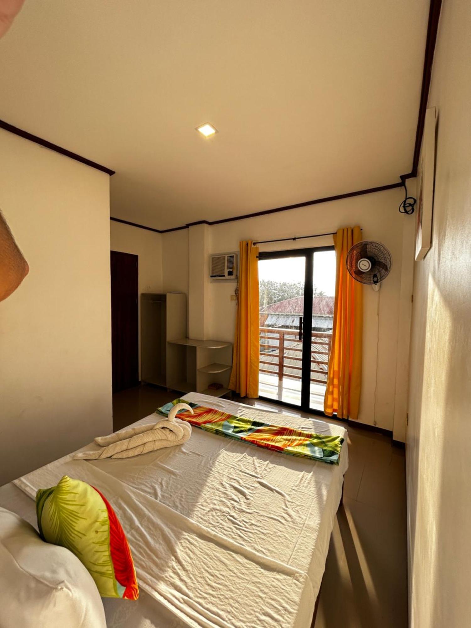 Brenmariel Tourist Inn El Nido Esterno foto